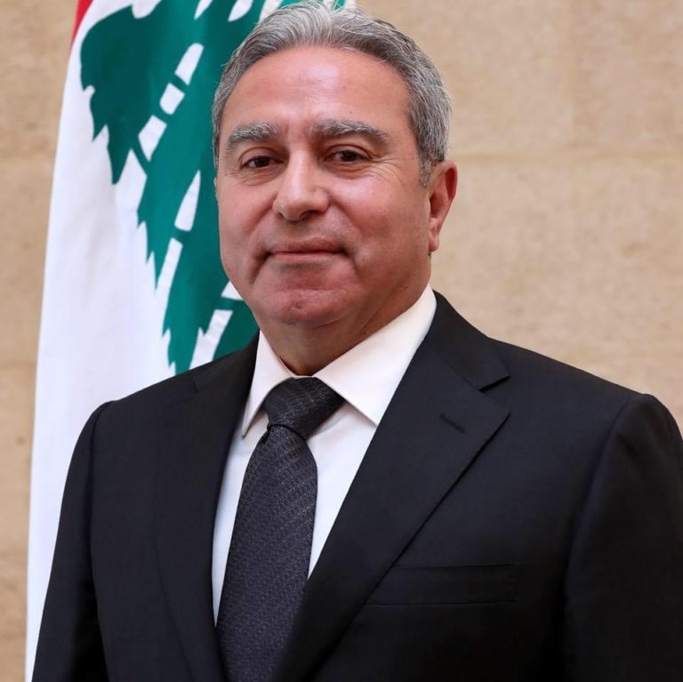 وزير السياحة: سنقفل بالشمع الأحمر كل مؤسسة تخالف القرارات!