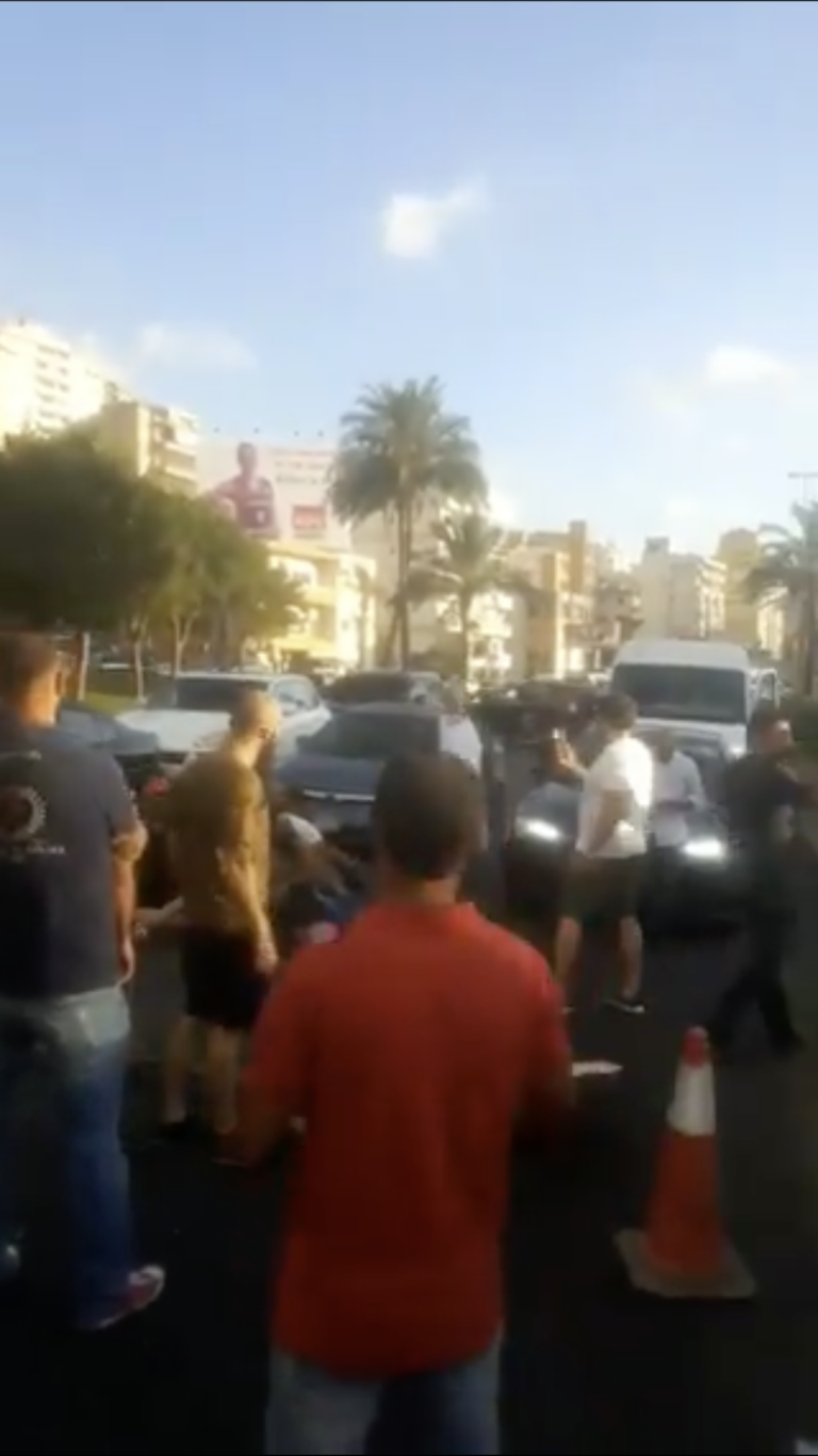 بالفيديو: قطع أوتوستراد جونية