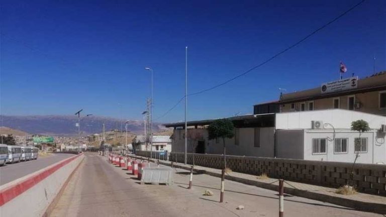 بدء وصول اللبنانيين إلى معبر المصنع الحدودي