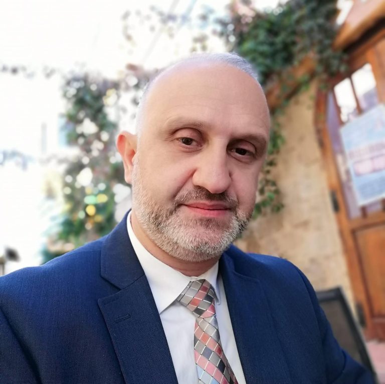 سرقة سيارة نائب رئيس بلدبة جبيل السابق المحامي جوليان زغيب