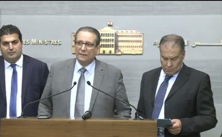 وفد نقابة الصرافين من السراي: المركزي سيضخّ دولارا وسنرشّد بيعه