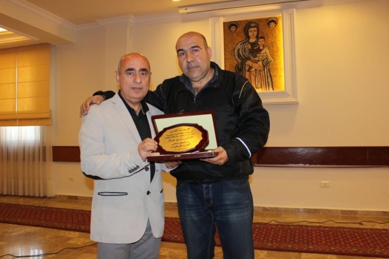 مدير عام ورئيس تَحرير مَجلة العالـمية الأستاذ فوزي عساكر يكرّم الإعلامي آغوب طوباليان