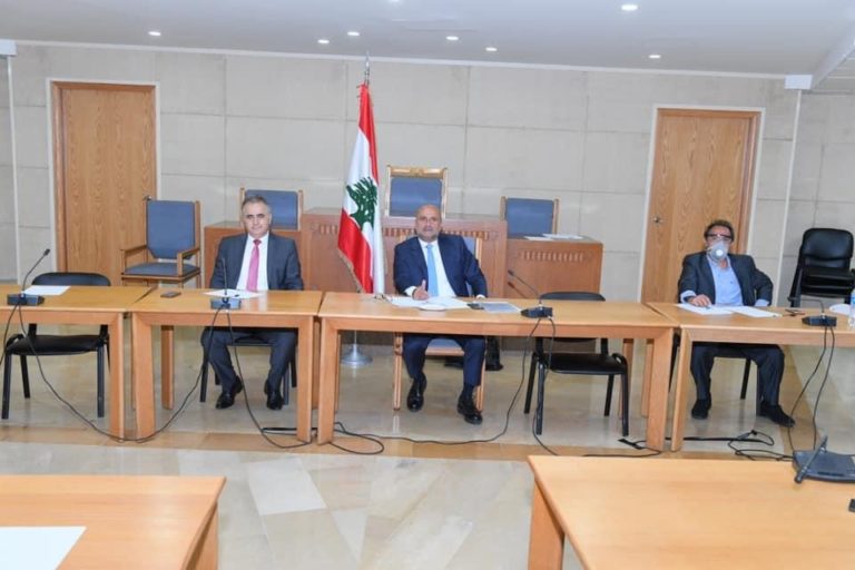 لجنة الشباب ناقشت اقتراح قانون اعتماد الرياضة مادةاساسية   في الامتحانات الرسمية للشهادتين المتوسطة والثانوية والتكاليف الضريبية التي تلقتها النوادي من وزارة المالية.