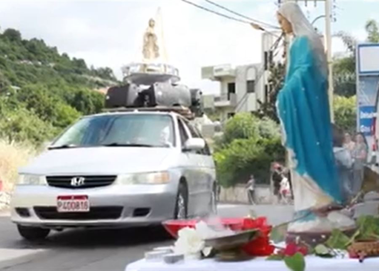 بالفيديو : من لبنان.. أطول مسبحة وردية في العالم!