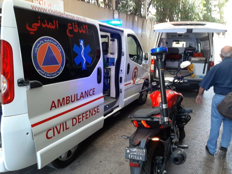 ‎دراجة الاسعاف moto ambulance تسعف مصابة بحادث سير على اوتوستراد جبيل