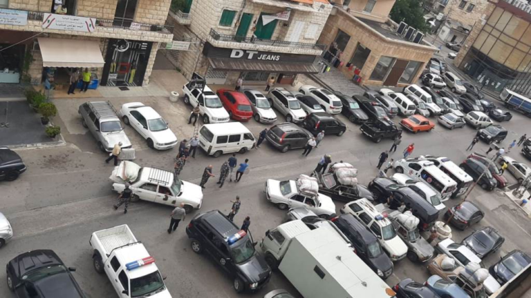 شرطة بلدية عمشيت أوقفت أشخاصا يسرقون حشيشة الزعتر والقويسة