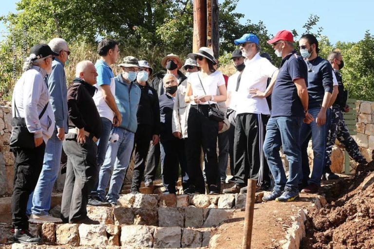 سمير وستريدا جعجع هنآ بشري لانتصارها على كورونا وتفقدا درب المشاة بعد اعادة تأهيله