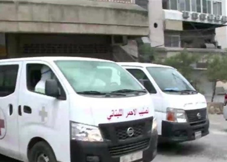 هل تطال أزمة المحروقات سيارات الصليب الأحمر؟