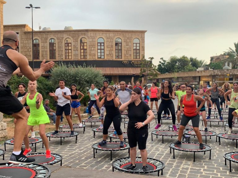 انطلاق سلسلة صفوف التمارين الرياضية في الهواء الطلق في جبيل