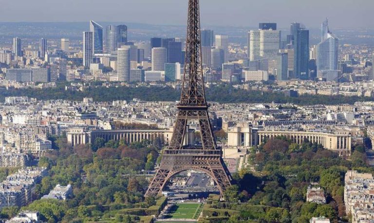 باريس قلقة: البلد أسير هيمنة “حزب الله” والحكومة أظهرت عجزها