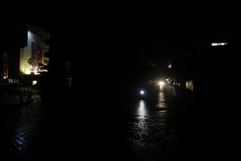 العتمة الشاملة الأحد؟