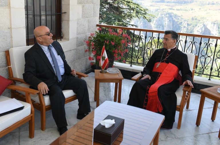 الراعي عرض الاوضاع مع زواره في الديمان: الازمة السياسية هي سبب كل الازمات