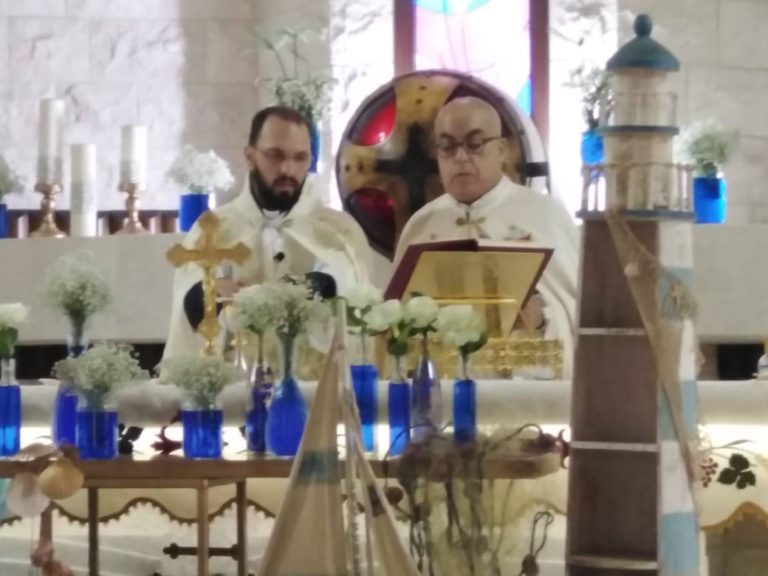 الأب مارون بو خليل يحتفل بسيامته الكهنوتية في حصارات ويشكر كل من وقف الى جانبه