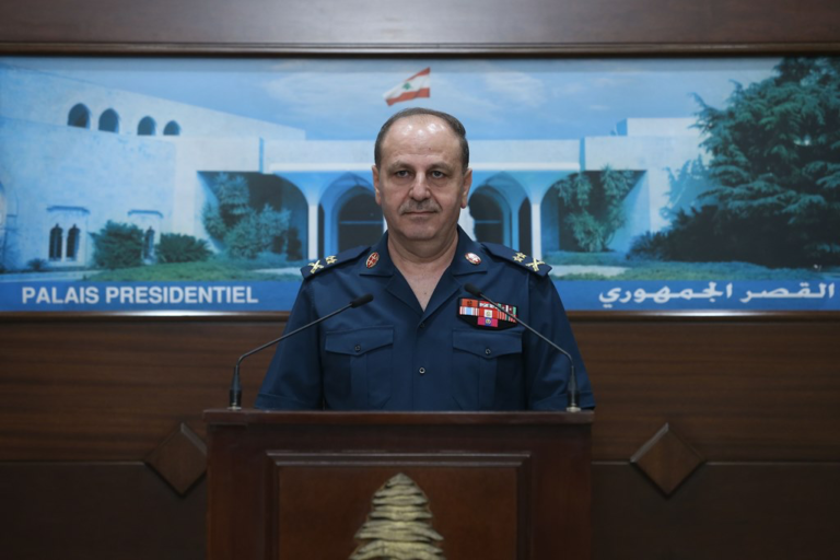 المجلس الأعلى للدفاع أقر تمديد التعبئة العامة حتى 30 آب المقبل عون ودياب: العدوان الاسرائيلي تهديد للاستقرار واعتداء على السيادة