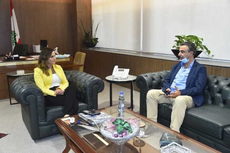 عبد الصمد تلتقي “جاد”