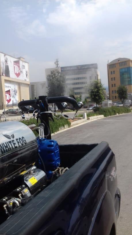 مع ارتفاع درجات الحرارة… بلدية جبيل باشرت بِرَشّ المبيدات الحشرية