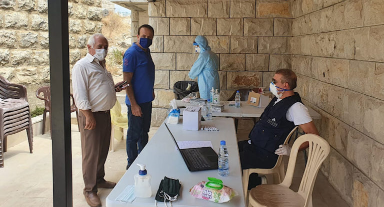 ‎رئيس بلدية مشمش شكر الفريق الطبي لإجراء فحوصات PCR لأهالي القرية