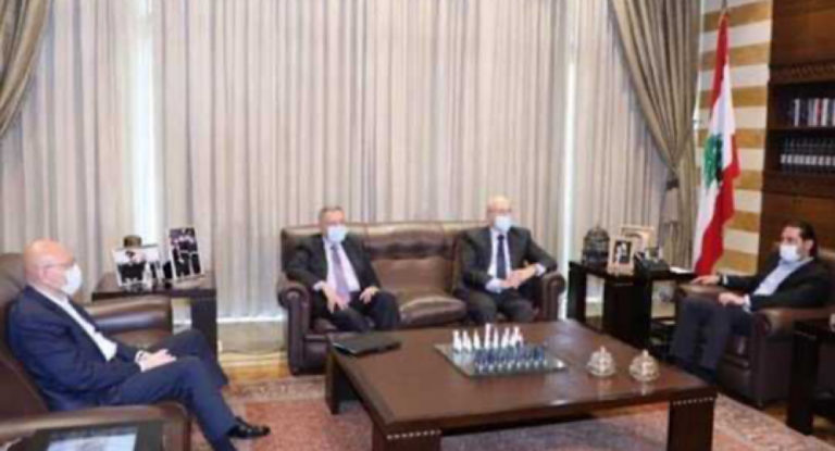 لقاء بعيد عن الأضواء لرؤساء الحكومات السابقين… وتحميل عون المسؤولية