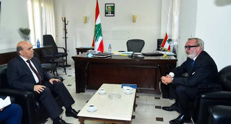 وهبة يبحث ترتيبات زيارة نظيره البلجيكي