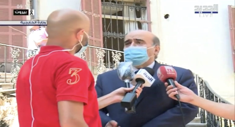 وهبة متفقداً قصر بسترس: الوزارة يسواها ما يسوى الشعب اللبناني