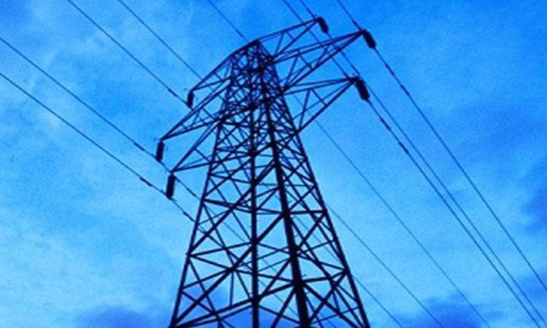 بالفيديو: منطاد يصطدم بأسلاك كهربائيّة