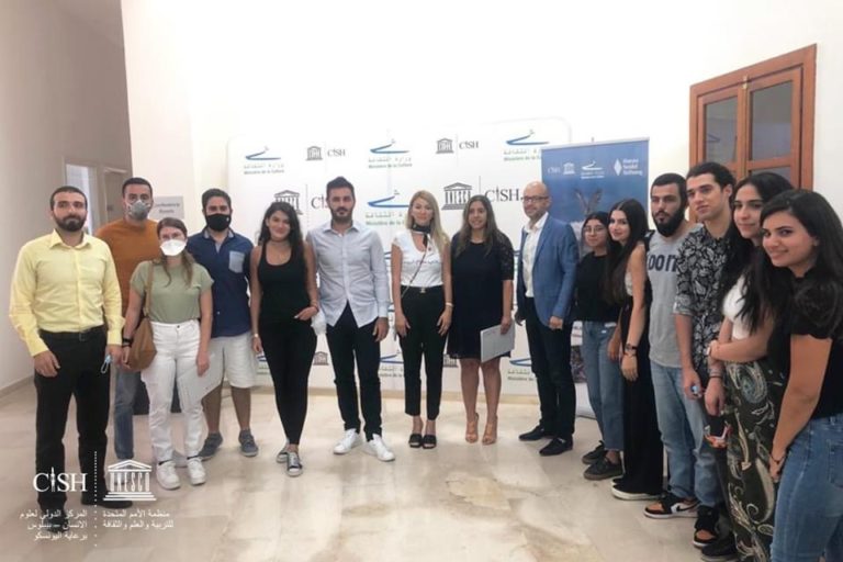 ‏‎ طاولة حوار بعنوان “لبنان الغد ينظر إليه شباب لبنان “في المركز الدولي لعلوم الإنسان – اليونسكو في جبيل