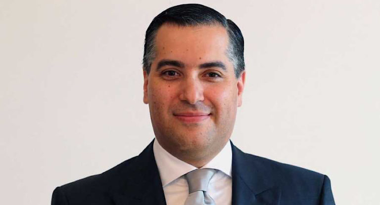 أديب بعد تكليفه: لا وقت للكلام والوعود والتمنيات والوقت للعمل