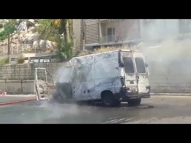 بالفيديو: احتراق ” فان ” في زوق مكايل