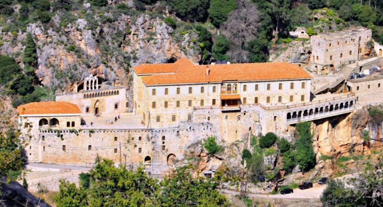 إقفال دير مار انطونيوس قزحيا بسبب كورونا