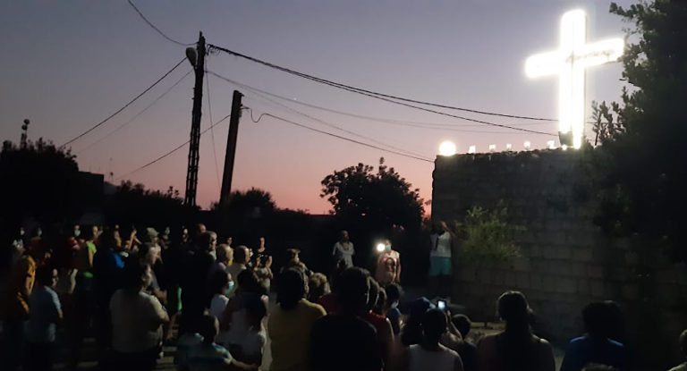 رعيّة حصارات وحمل الصليب