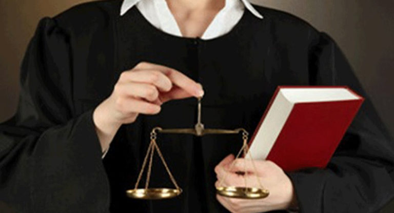 أكثر من مئة قاضٍ يعلنون التوقف القسري عن العمل