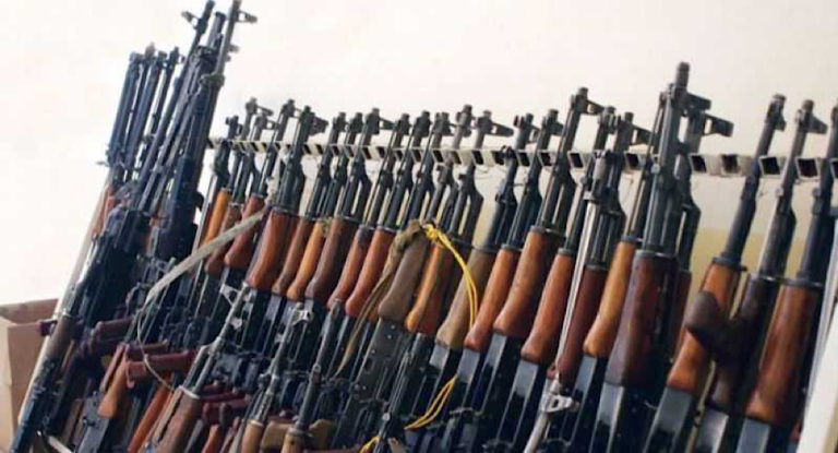 إقبال لافت على شراء السلاح غير الرسمي… الدفع بالدولار ونقدًا!