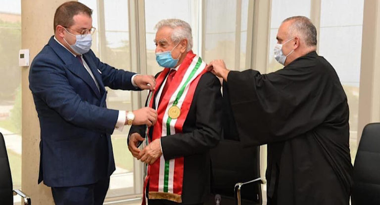 رئيس بلدية بلاط وتوابعها عبدو العتيق يكرّم رئيس ‎الجامعة اللبنانية  ‎الأميركية-LAU الدكتور جوزيف جبرا