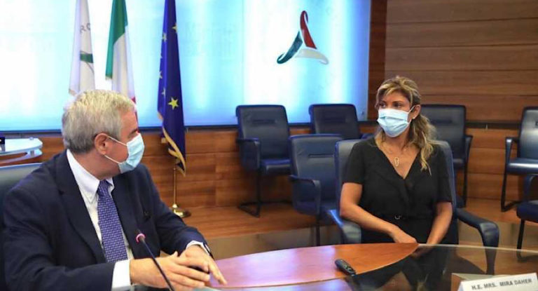 مساعدة وزير الخارجية الايطالية في بيروت اليوم ولقاءات للسفيرة في روما لزيادة المساعدات