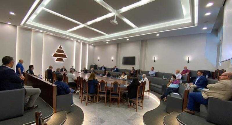 الكتائب: اركان التسوية فوضوا التشكيل لحزب الله وعلى النواب الاستقالة