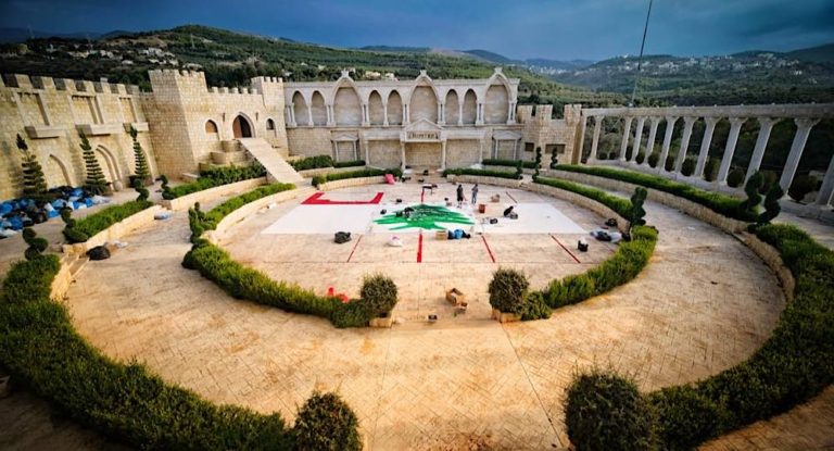 ‎أكبر علم لبناني من عبوات بلاستيكية وتحدي ليدخل كتاب غينيس