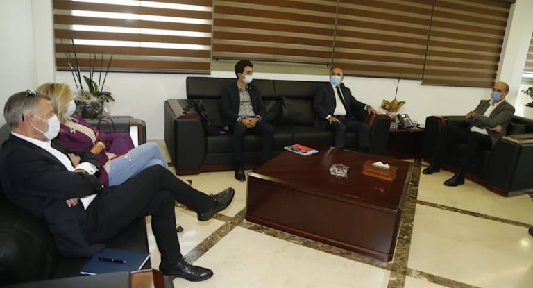 أبي رميا وبكري أطلعا حسن على مشروع البطاقة الصحية الذكية