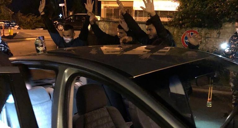 توقيف سوريين في الفيدار بحوزتهم مخدرات وادوات تستعمل للسرقة 