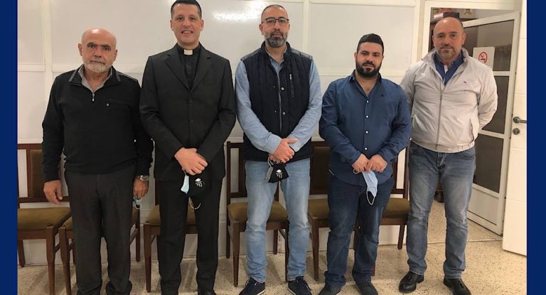 “من حقي الحياة” وزعت مستلزمات طبية وأدوية لمستوصف نادي حصارات