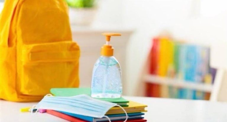 “التلاميذ في خطر”… فهل يُعاد النظر بقرار فتح المدارس؟