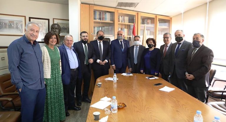 عربيد من نقابة المحررين: نحن ذاهبون من الفقر الى البؤس وعلينا التنبه من ارتداداته على الأمن الإجتماعي القصيفي: لبنان بات وطنا من دون خيمة