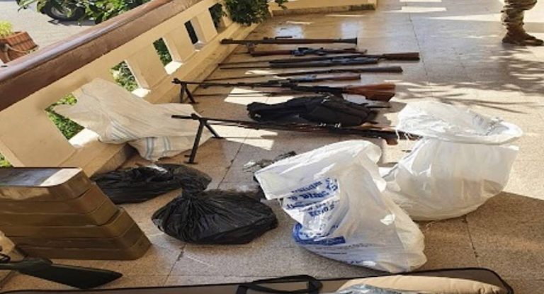 بالصور: الجيش يداهم مخزن أسلحة في طرابلس