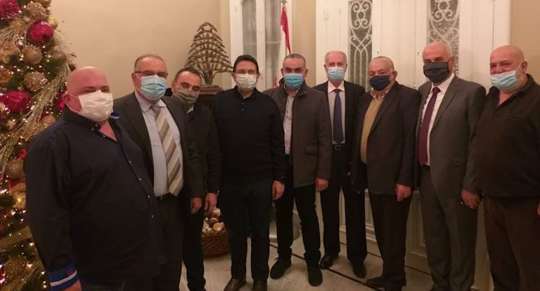 وفد من جرد جبيل الجنوبي في دارة الخازن معايداً