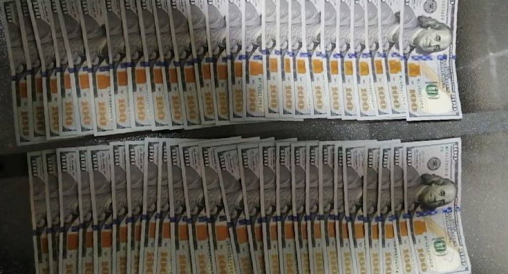 5 ملايين دولار لمن يصل إليها.. تعرّفوا إلى المطلوبة رقم واحد من بين نساء الكون!