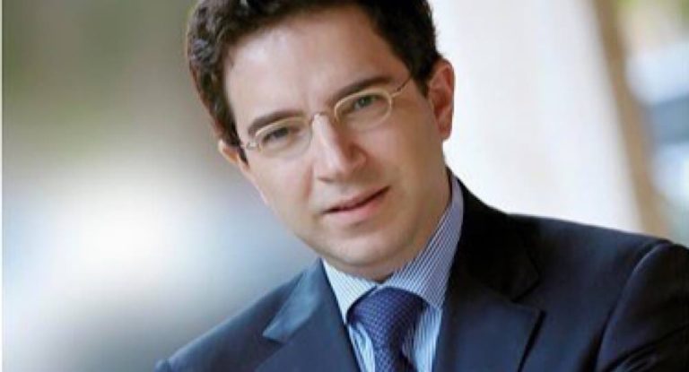 الكاتب اللبناني ألكسندر نجار ينال جائزة الفرنكوفونية الكبرى من الأكاديمية الفرنسية