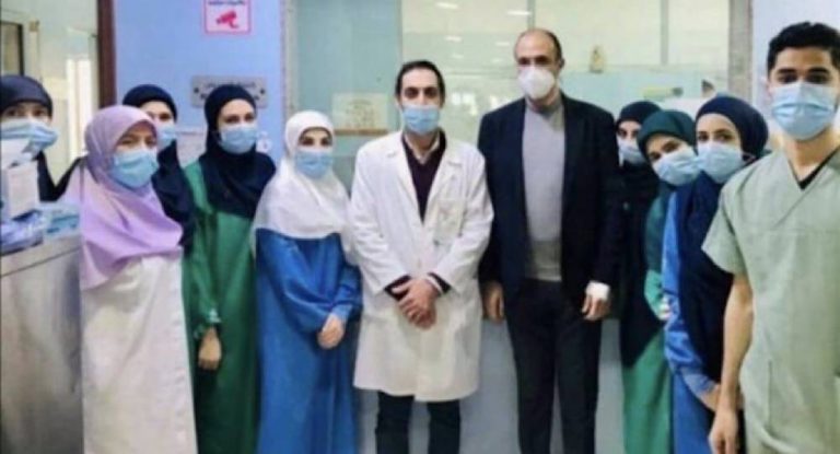 بالصورة: حمد حسن يغادر المستشفى… وهذا ما قاله!