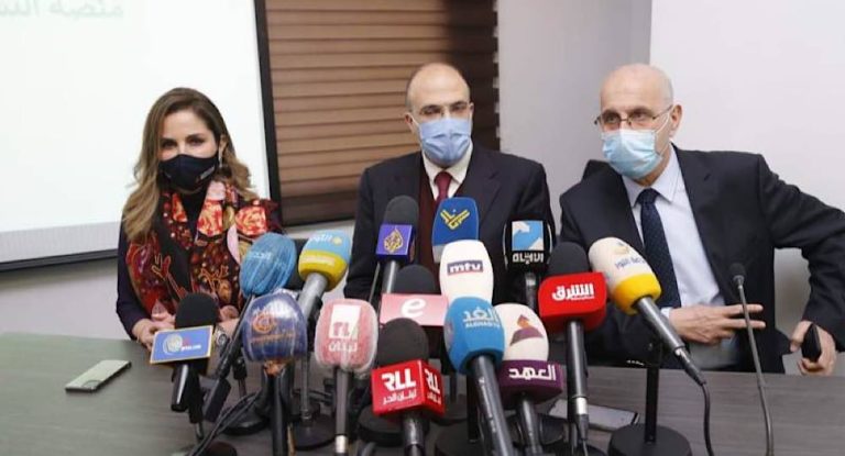 وزيرا الصحة والاعلام اطلقا المنصة الوطنية للتسجيل للقاح حسن: لتحقيق المناعة المجتمعية عبد الصمد: لنشر المعلومات بشكل صحيح