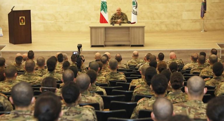 قائد الجيش تفقد تلامذة ضباط السنة الأولى في الكلية الحربية وحض العسكريين على تلقي اللقاح
