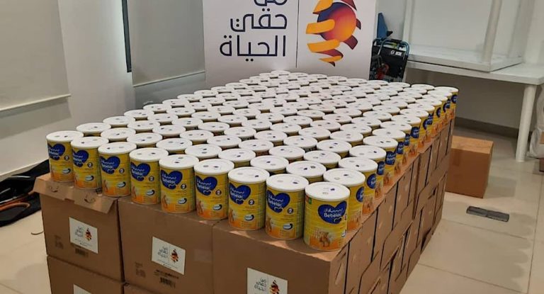 ٥٠٠ مجمع حليب للأطفال وزعتها جمعية “من حقّي الحياة”