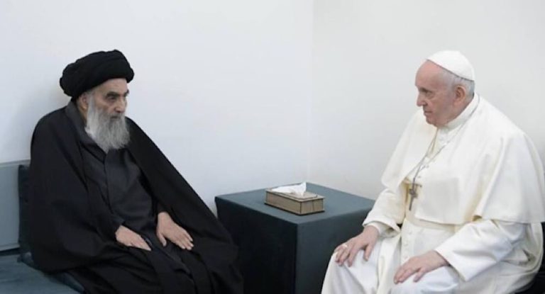 بالفيديو والصور: لقاء تاريخي بين البابا والسيستاني